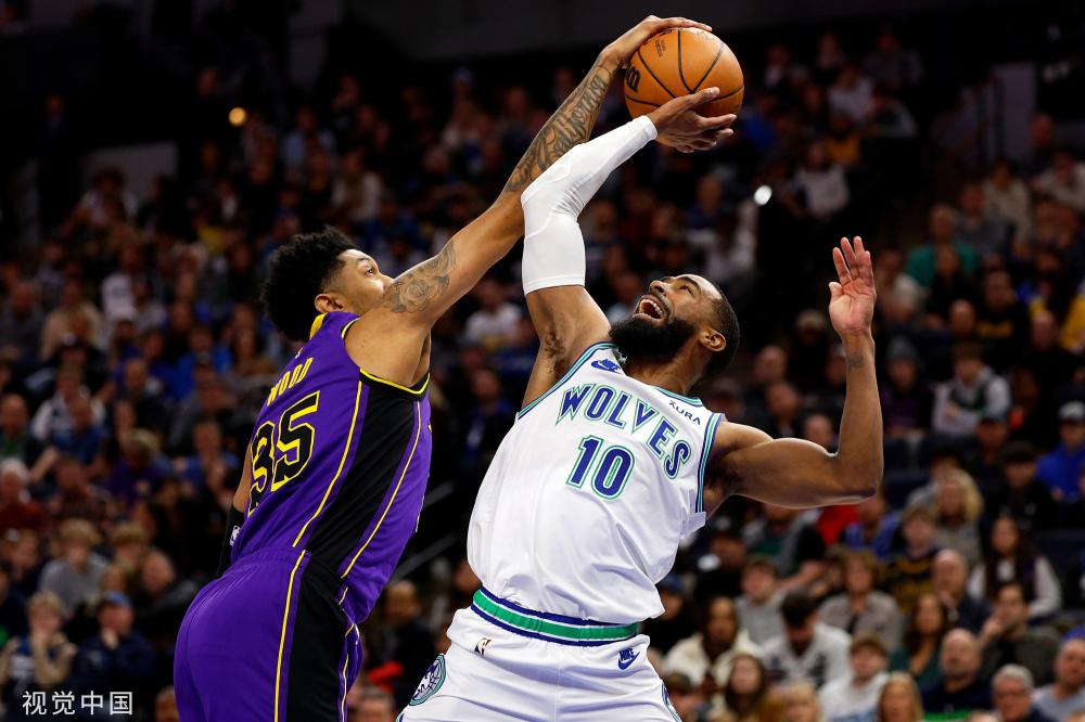 他在场上经 他在场上经