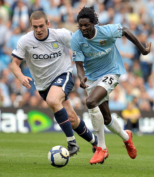 近4轮首胜！10人曼联3-2逆转伊镇升第14 多古送礼+染红马奎尔制胜.